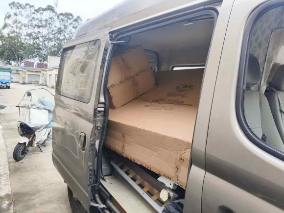 [佛山·粤E] 二手大通新途V802015款 2.5T 手动傲运通版短轴中顶