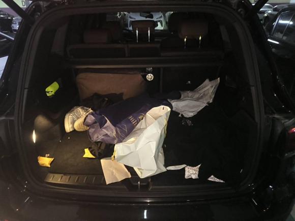 [广州·粤W] 二手奔驰奔驰GLB2022款 改款 GLB 200 动感型