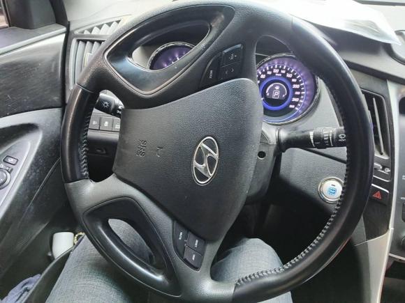 [苏州·苏E] 二手现代索纳塔2011款 2.0L 自动豪华版