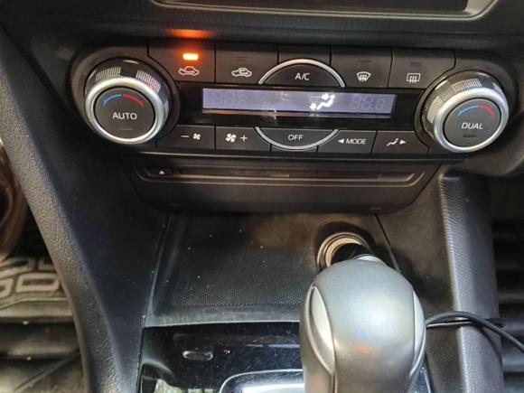 [上海·沪B] 二手马自达马自达3 昂克赛拉2016款 两厢 2.0L 自动旗舰型