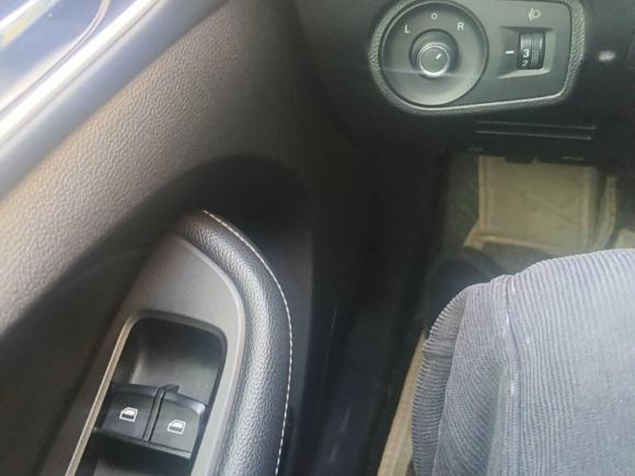 [深圳·粤B] 二手荣威荣威Ei52019款 豪华版