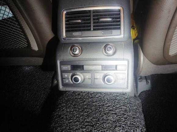 [上海·沪G] 二手奥迪奥迪Q72014款 35 TFSI 运动型