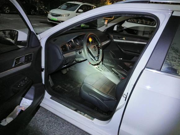 [上海·沪F] 二手大众朗行2015款 1.6L 自动舒适版