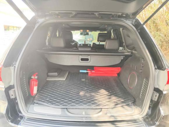 [南京·苏A] 二手Jeep大切诺基2016款 3.0L 舒享导航版