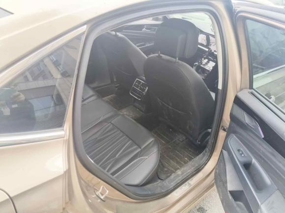 [武汉·鄂A] 二手大众帕萨特2022款 330TSI 豪华版