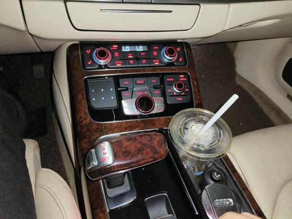 [杭州·浙A] 二手奥迪奥迪A82011款 A8L 3.0 TFSI quattro尊贵型(245kW)