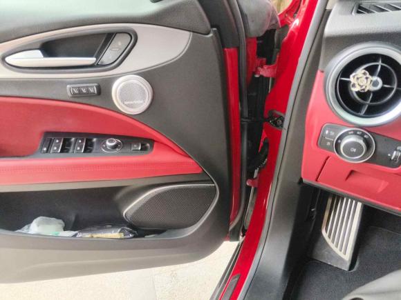 [上海·沪A] 二手阿尔法·罗密欧Stelvio斯坦维2020款 2.0T 280HP 赛道限量版