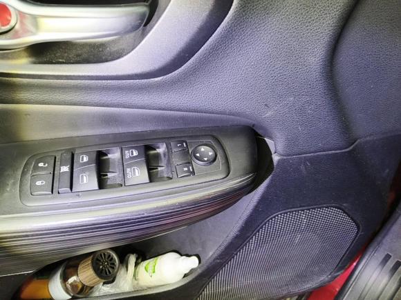 [成都·川A] 二手Jeep自由光2014款 2.4L 都市版