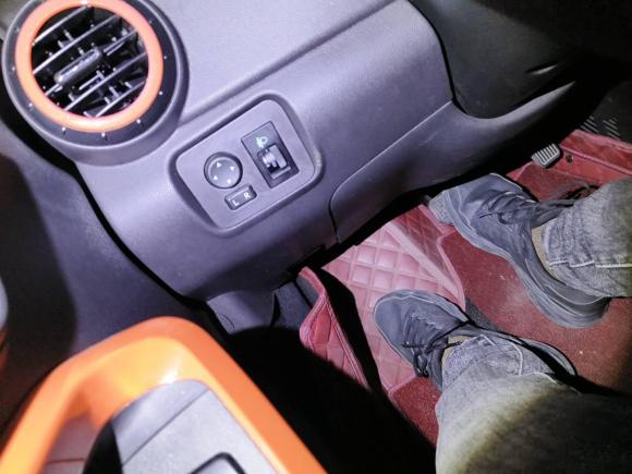 [上海·沪A] 二手奇瑞新能源小蚂蚁2019款 4座智享版 35kWh