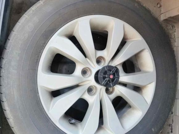 [嘉兴·浙F] 二手起亚狮跑2013款 2.0L 手动两驱版GL