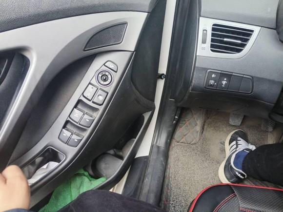 [武汉·鄂A] 二手现代朗动2016款 1.6L 手动尊贵型