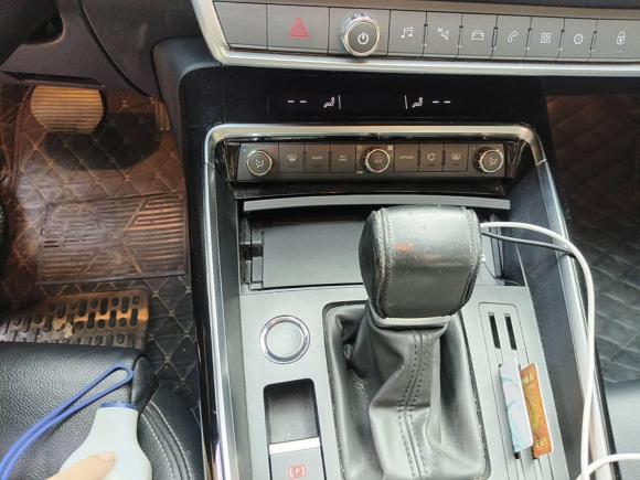 [深圳·粤B] 二手雪铁龙雪铁龙C52017款 350THP 自动豪华型