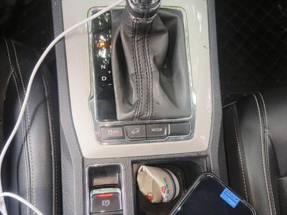 [深圳·粤B] 二手荣威荣威RX5新能源2017款 eRX5 50T 混动互联尊贵旗舰版