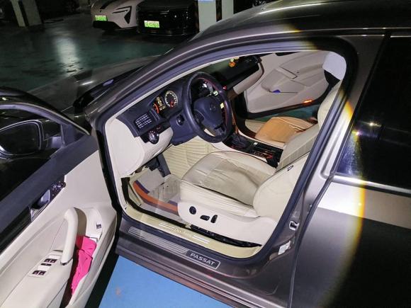 [杭州·浙A] 二手大众帕萨特2015款 1.8TSI DSG尊荣版