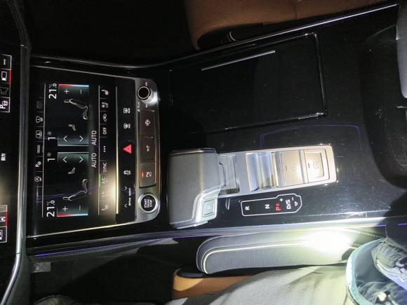 [杭州·浙A] 二手奥迪奥迪A82021款 A8L 60 TFSI quattro 尊贵型