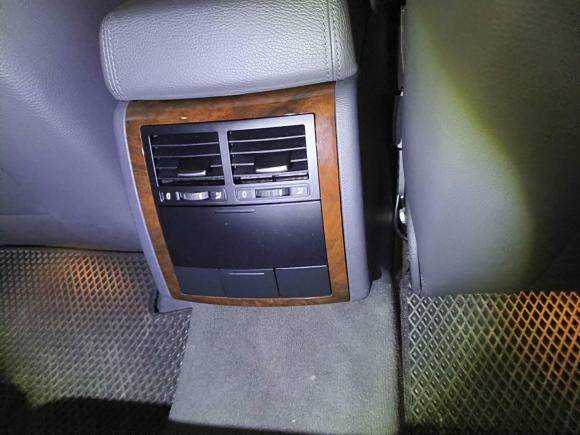 [深圳·粤B] 二手大众途锐2006款 3.2L 顶级版