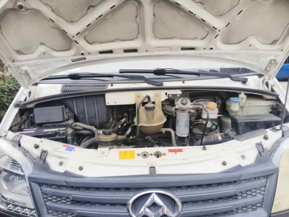 [上海·沪A] 二手大通新途V802015款 2.5T AMT傲运通版短轴中顶