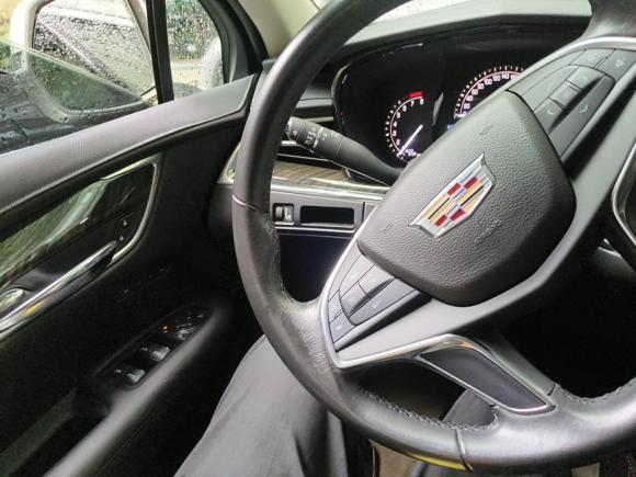 [上海·沪B] 二手凯迪拉克凯迪拉克XT52016款 28T 四驱豪华型