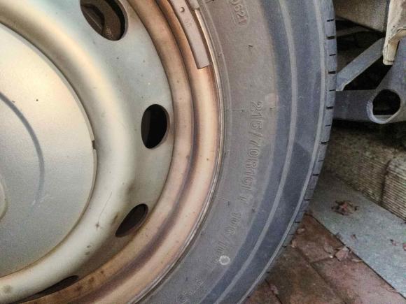 [无锡·苏B] 二手上汽大通MAXUS新途V802019款 2.5T经典款AMT傲运通短轴超低顶5/6座