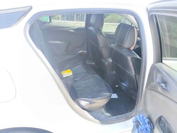 [青岛·鲁B] 二手别克威朗2016款 两厢 15S 自动进取型