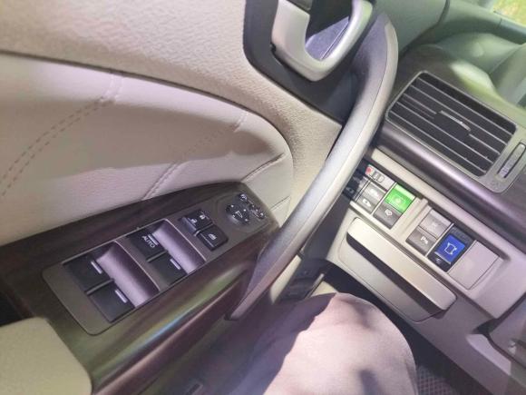 [上海·苏E] 二手本田艾力绅2015款 2.4L VTi豪华版