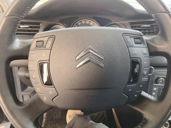 [武汉·鄂A] 二手雪铁龙雪铁龙C52011款 2.3L 自动尊贵型