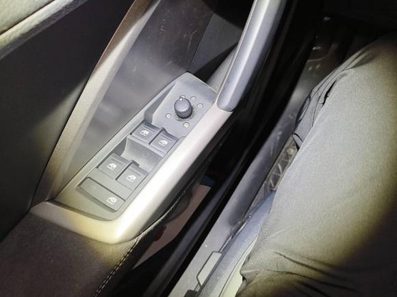 [金华·浙G] 二手奥迪奥迪Q32022款 35 TFSI 时尚动感型