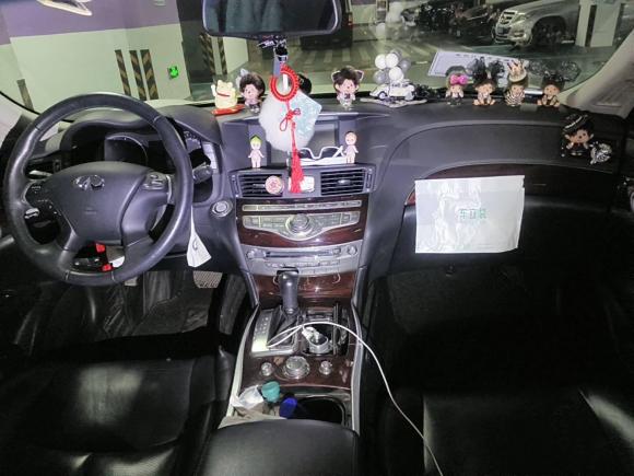 [上海·沪G] 二手英菲尼迪英菲尼迪Q702013款 Q70L 2.5L 舒适版