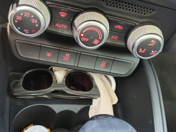 [上海·沪D] 二手奥迪奥迪A12014款 30 TFSI Sportback舒适型