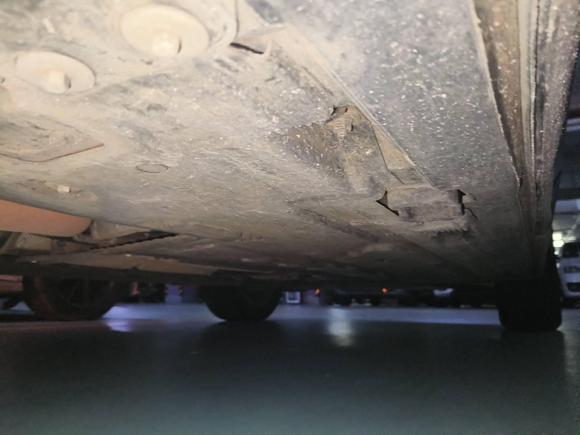 [广州·粤W] 二手奔驰奔驰GLB2022款 改款 GLB 200 动感型