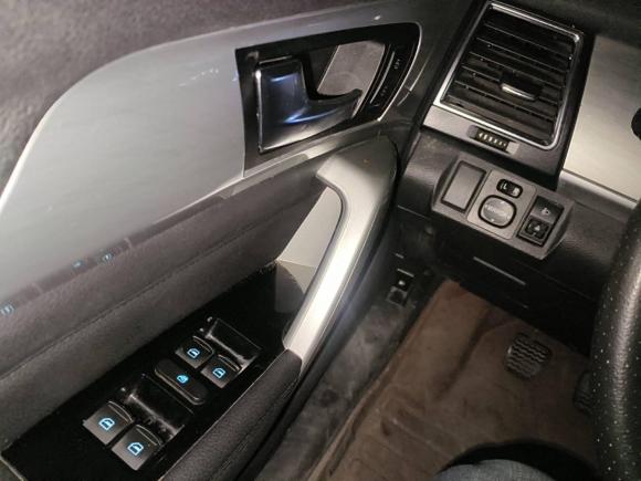 [西安·陕A] 二手哈弗哈弗H22017款 红标 1.5T 手动两驱精英型