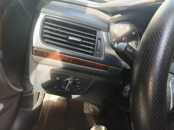 [武汉·鄂A] 二手奥迪奥迪A6L2012款 35 FSI 舒适型