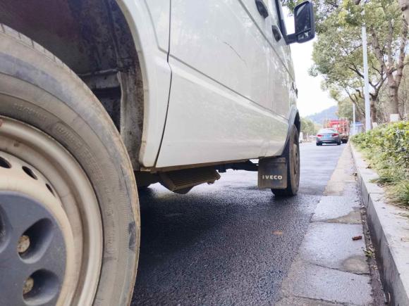 [苏州·苏E] 二手依维柯依维柯得意2017款 2.5T A35客车5-7座47Z5