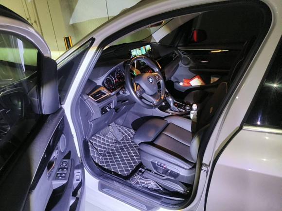 [深圳·苏U] 二手宝马宝马2系旅行车2018款 218i 尊享型运动套装