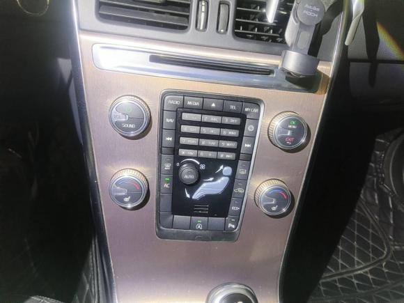 [深圳·粤B] 二手沃尔沃沃尔沃XC602015款 T5 智进版