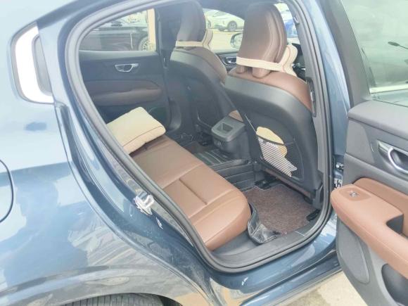 [成都·川A] 二手沃尔沃沃尔沃S602021款 T4 智逸豪华版