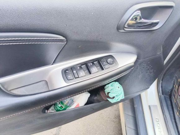 [成都·川A] 二手道奇酷威2013款 2.4L 两驱尊尚版