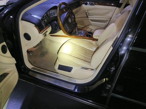 [上海·沪J] 二手大众辉腾2009款 3.6L V6 5座加长舒适版