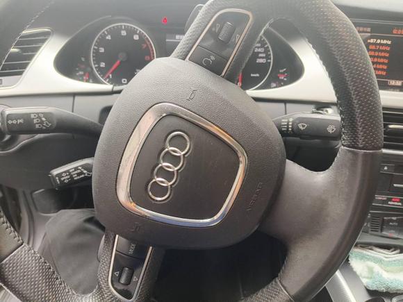 [上海·沪A] 二手奥迪奥迪A4L2011款 2.0 TFSI 运动型