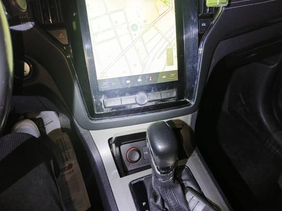 [青岛·苏A] 二手荣威荣威RX5新能源2017款 eRX5 50T 混动互联尊贵旗舰版