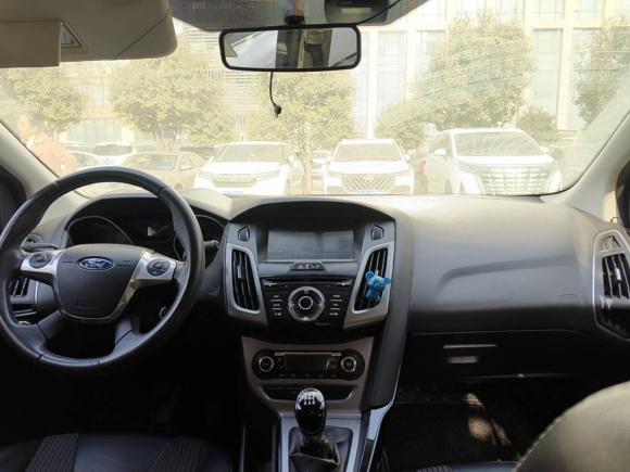 [西安·陕A] 二手福特福克斯2012款 两厢 1.6L 手动风尚型