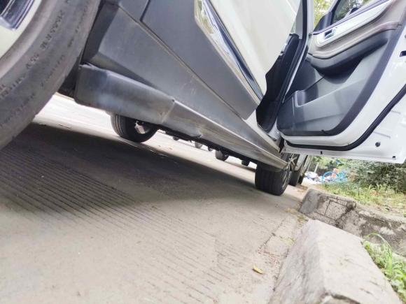 [成都·川A] 二手东风风行景逸X52017款 2.0L 手动尊享型