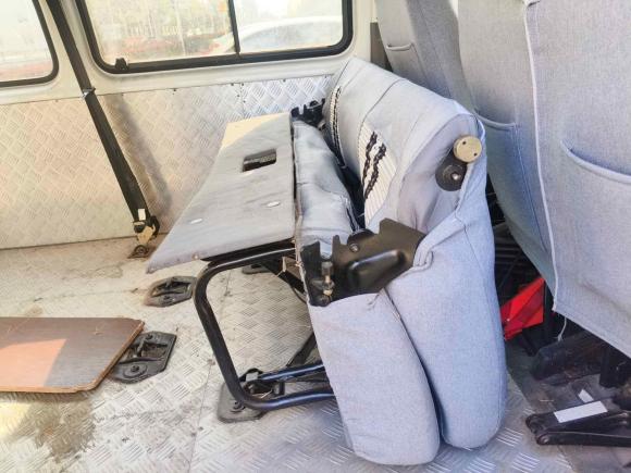 [上海·沪A] 二手福特经典全顺2013款 2.8T柴油冰白物流车长轴中顶JX493ZLQ4