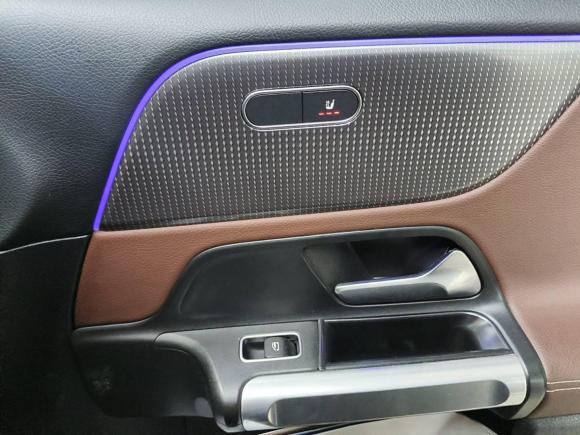 [广州·粤A] 二手奔驰奔驰GLB2022款 GLB 220 时尚型