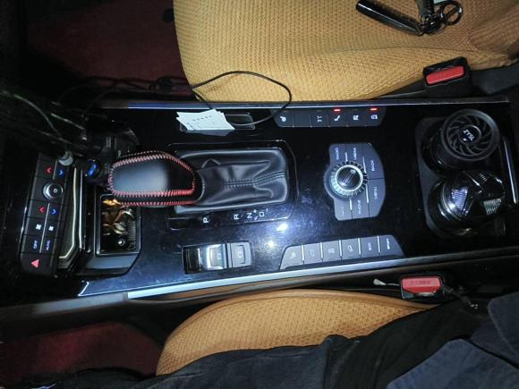 [西安·陕A] 二手魏牌魏牌 VV72017款 2.0T 旗舰型