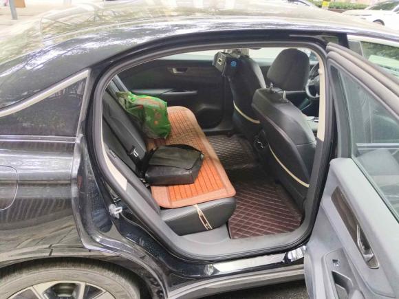 [成都·川A] 二手红旗红旗E-QM52023款 基础出行版