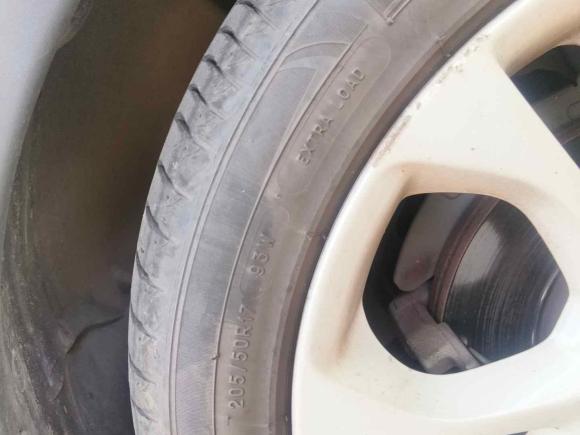 [上海·蒙A] 二手沃尔沃沃尔沃C302012款 2.0L Aktiv 炫动套装版