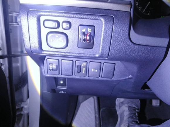 [深圳·粤B] 二手雷克萨斯雷克萨斯CT2014款 CT200h 舒适版 单色