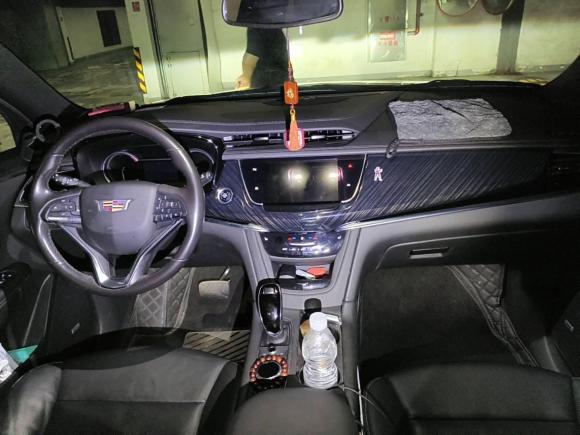 [上海·沪B] 二手凯迪拉克凯迪拉克XT62021款 28T 七座豪华型