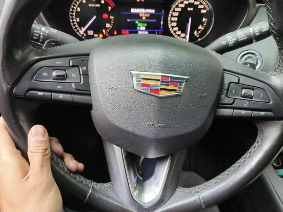 [广州·粤A] 二手凯迪拉克凯迪拉克XT42018款 28T 两驱豪华型